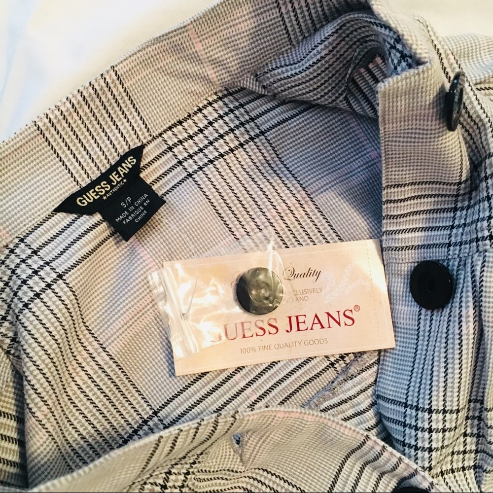 Guess Button Top NWT - Picture 4 of 5
